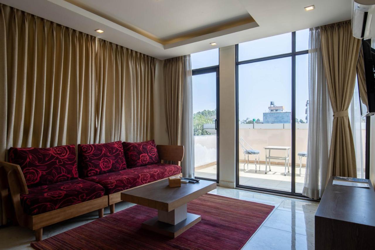 Sarovar Residency Serviced Apartment Hotel Jawlakhel Exterior photo